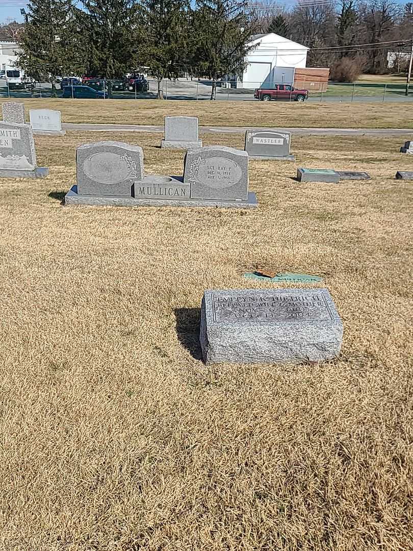 Evelyn K. Dietrich's grave. Photo 2