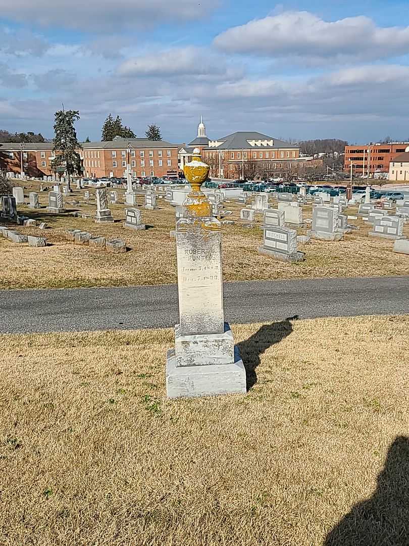 Robert J. Hunter's grave. Photo 2
