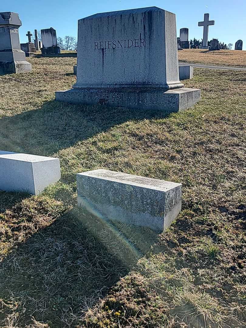 Margaret Clark Reifsnider's grave. Photo 2