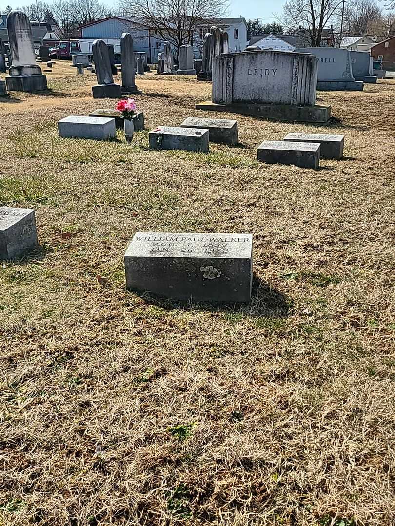 William Paul Walker's grave. Photo 2