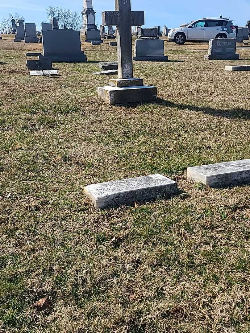 Thomas J. Coonan M. D. Junior's grave. Photo 2
