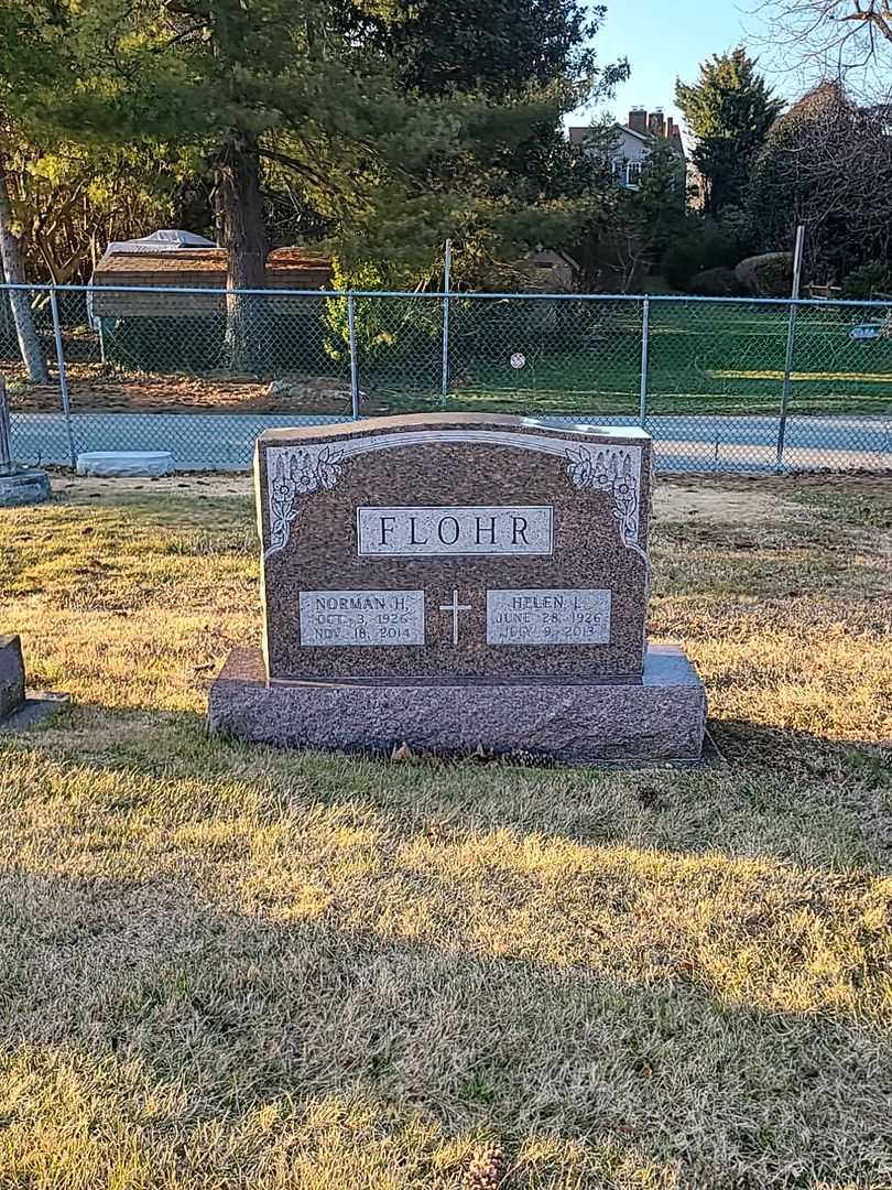 Norman H. Flohr's grave. Photo 2
