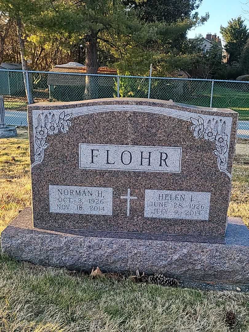 Norman H. Flohr's grave. Photo 1