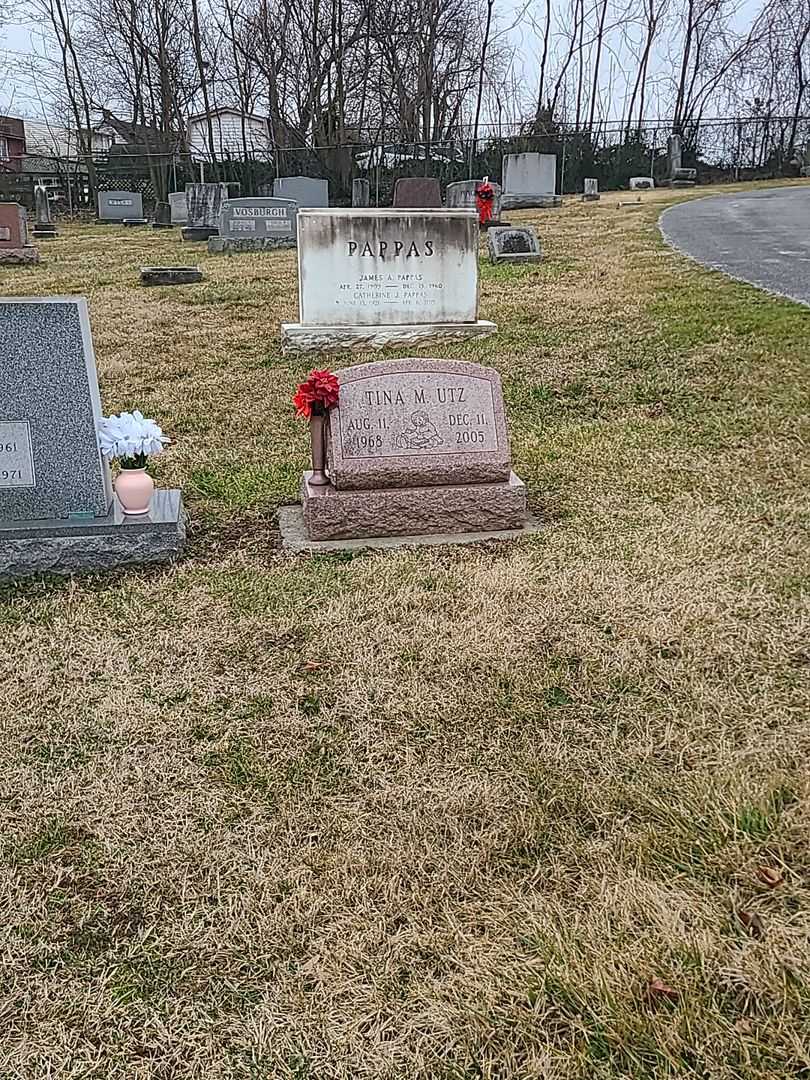 Tina M. Utz's grave. Photo 2