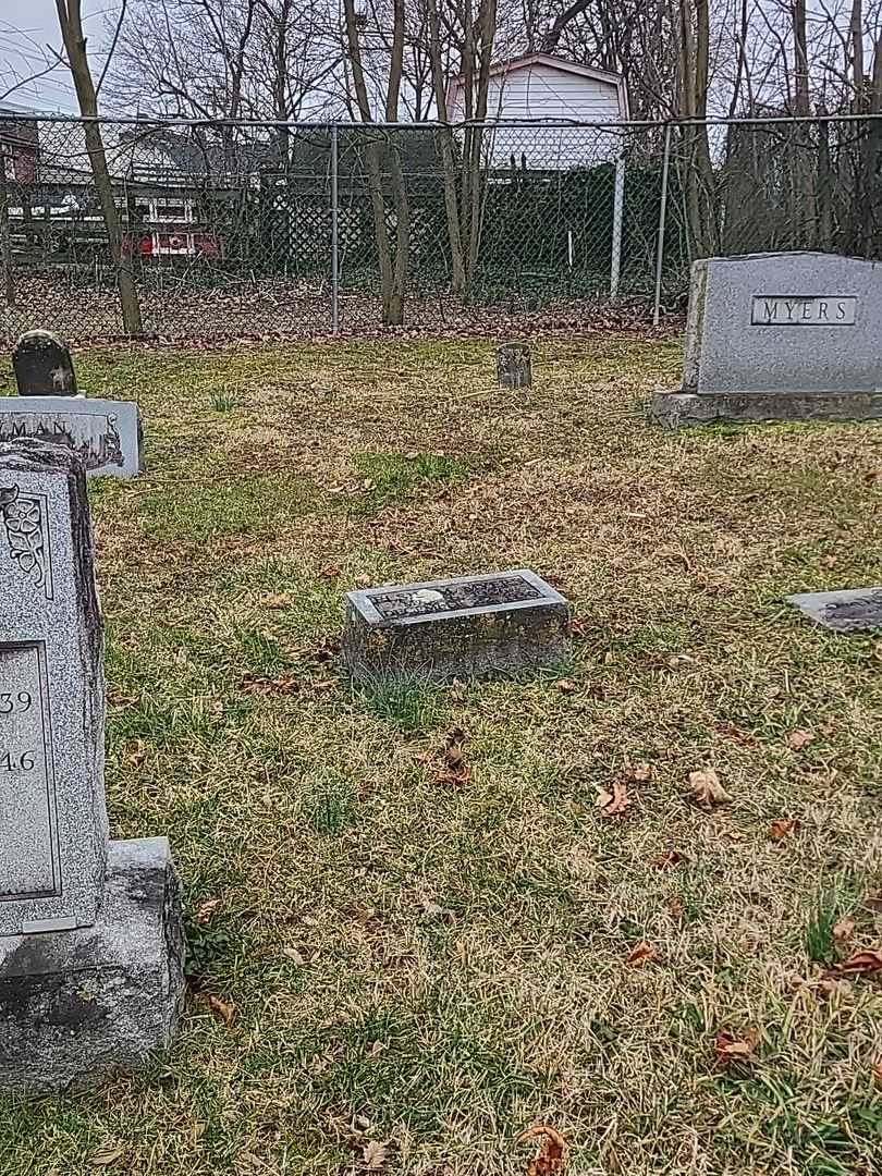 Elsie M. Myers's grave. Photo 2