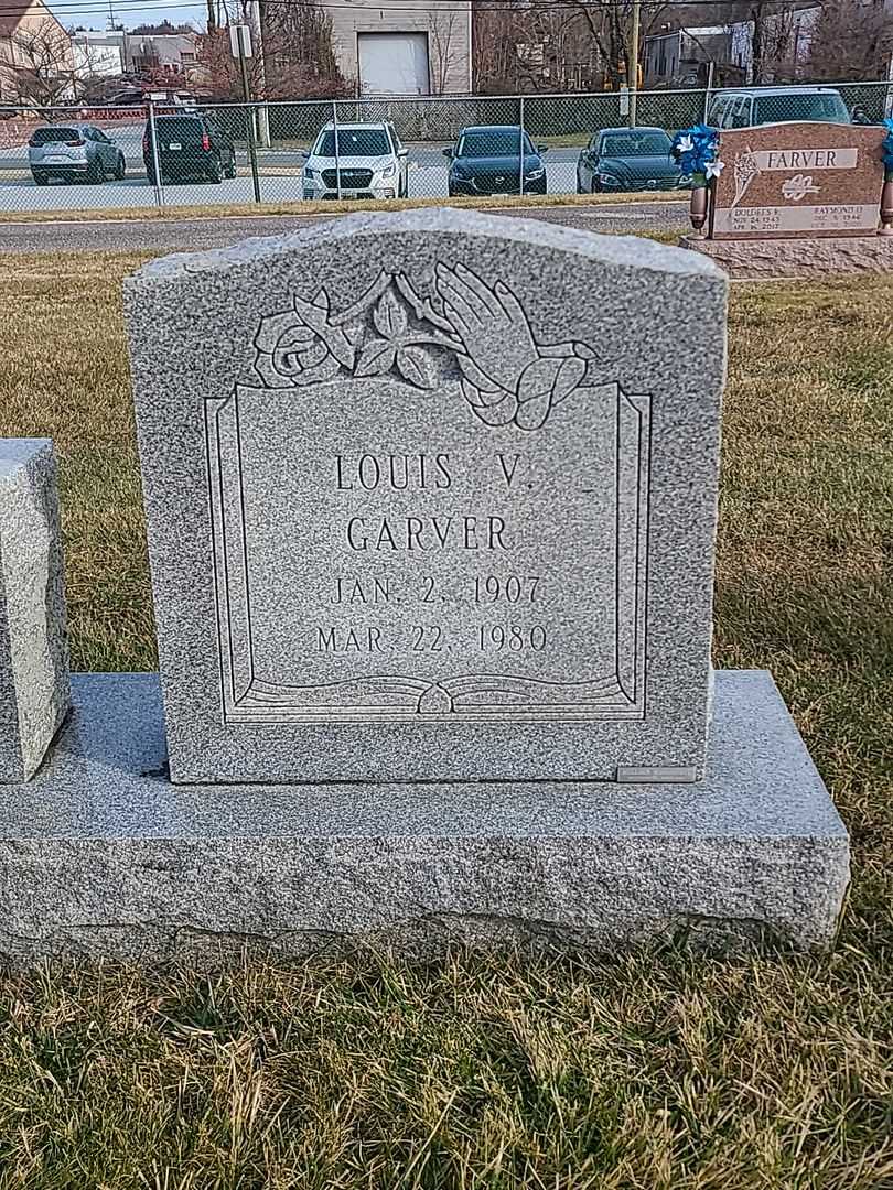 Louis V. Garver's grave. Photo 1