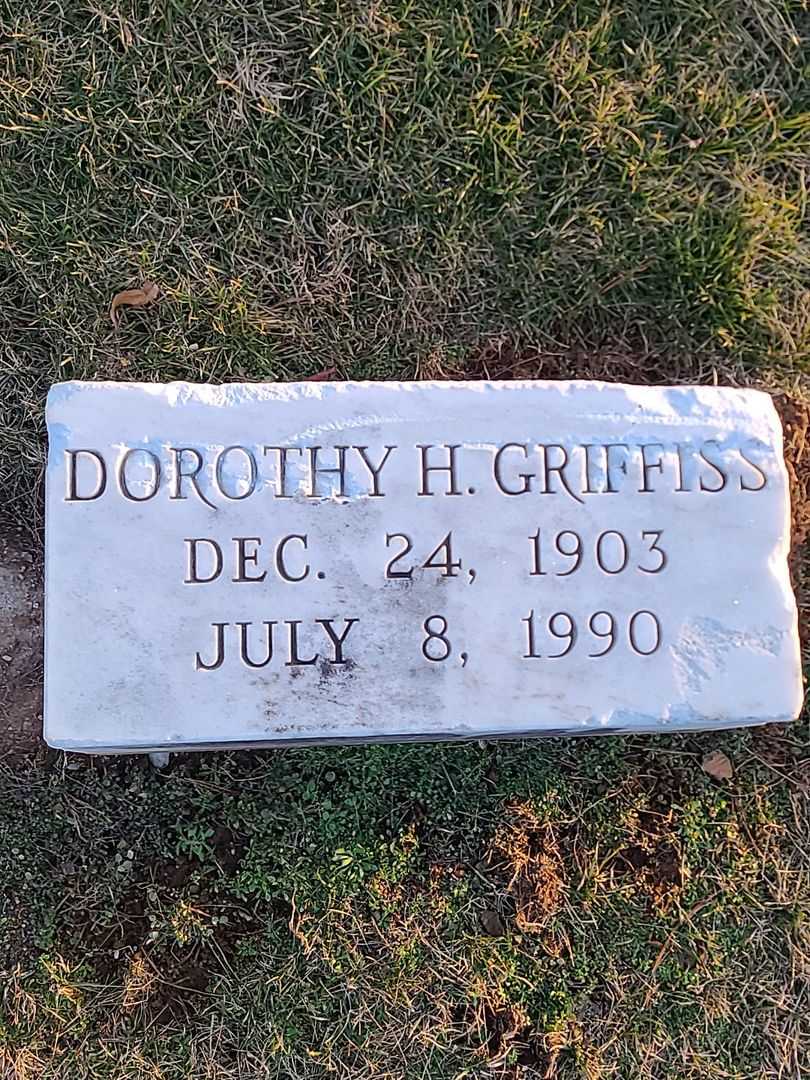 Stanford I. Hoff's grave. Photo 1