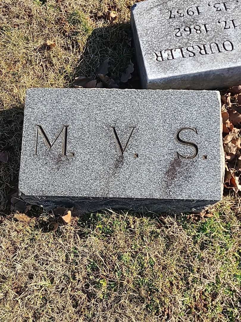 Mattie V. Stem's grave. Photo 4