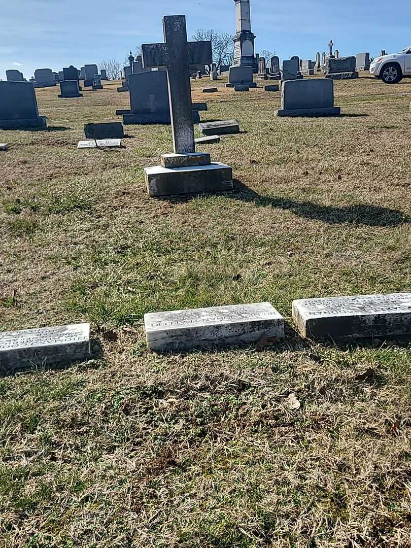 Irene Coonan Traffert's grave. Photo 2