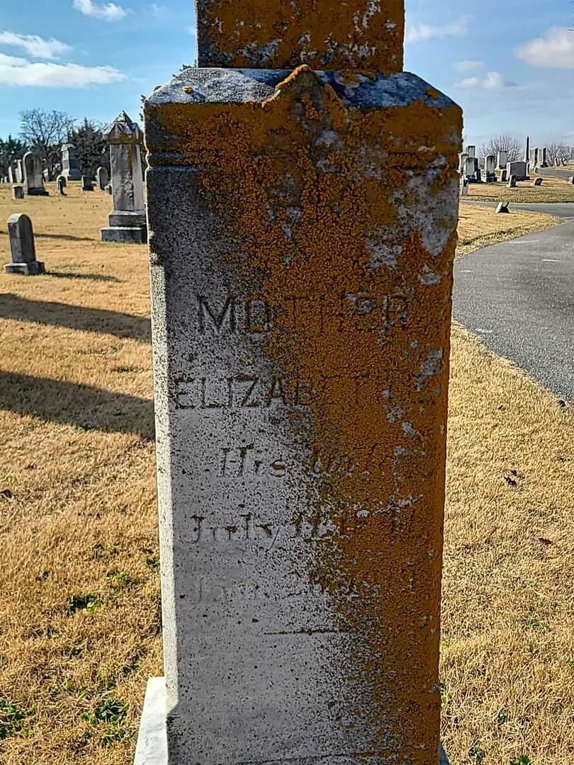 Elizabeth E. Hunter's grave. Photo 3